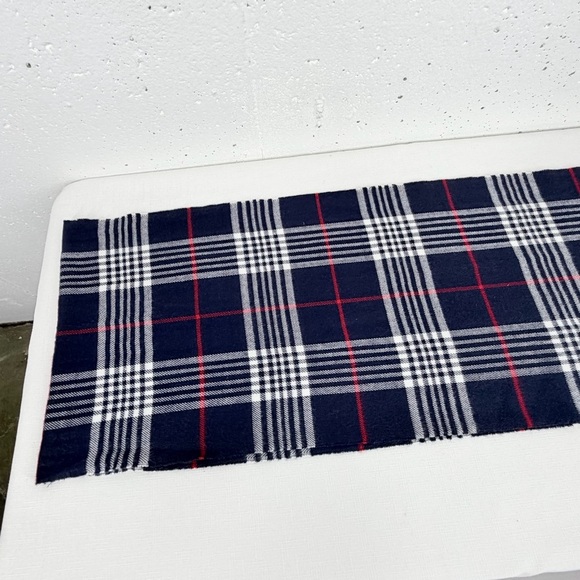 Made in Scotland Cashmere Navy Blue White Red Fringe Scarf 13.5 x 68” - Picture 9 of 12